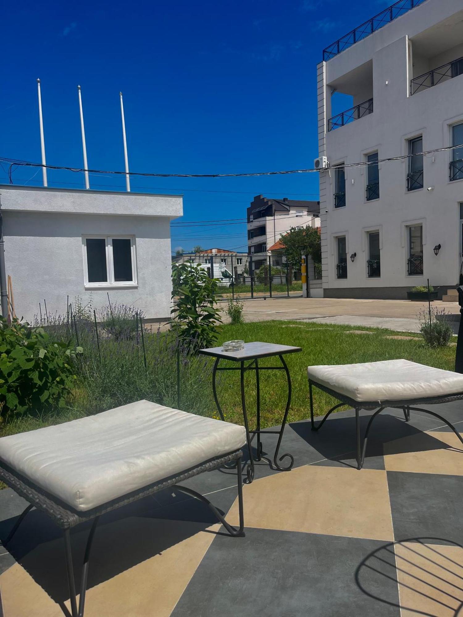 Minicity Inn Belgrade Exterior photo